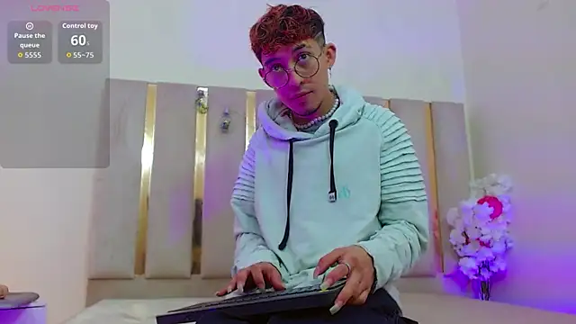 Axel tay online show from October 2025 03:27:02 AM