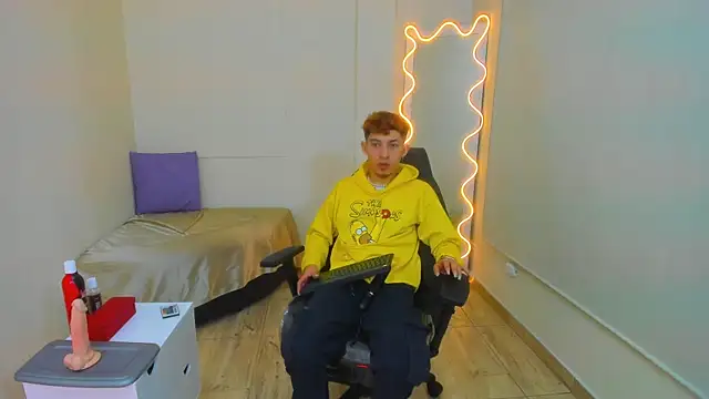 Axel tay online show from October 2025 03:38:02 AM