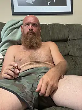 Snapshot of 32XRedBeard chatting on June 2026 09:25:02 PM 32XRedBeard online show from June 2026 09:25:02 PM