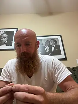 Snapshot of 32XRedBeard chatting on June 2026 10:09:01 AM 32XRedBeard online show from June 2026 10:09:01 AM