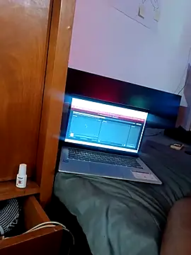 CrystalFox Ofc online show from October 2025 08:22:02 PM