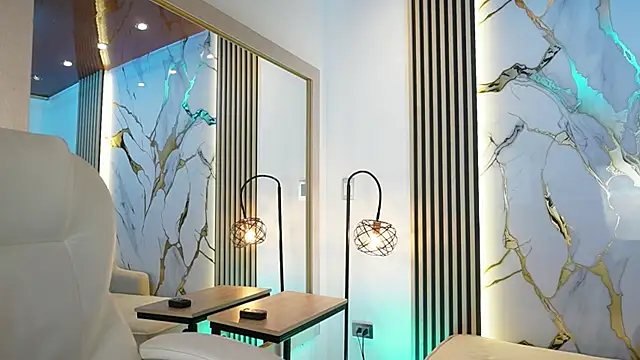 Emma Walkerr  online show from February 2026 07:03:01 PM