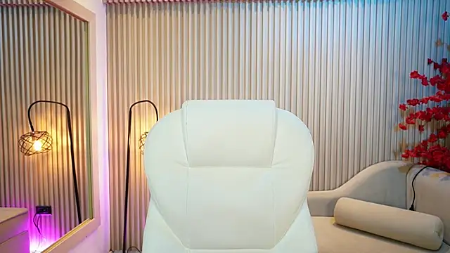 Snapshot of Emma_Walkerr_ chatting on October 2025 07:03:02 PM Emma Walkerr online show from October 2025 07:03:02 PM