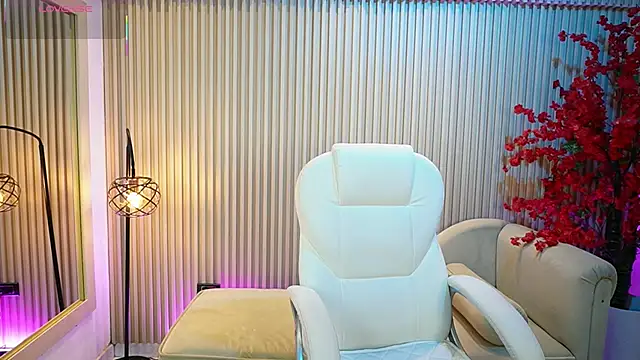 Snapshot of Emma_Walkerr_ chatting on September 2025 07:06:02 PM Emma Walkerr online show from September 2025 07:06:02 PM