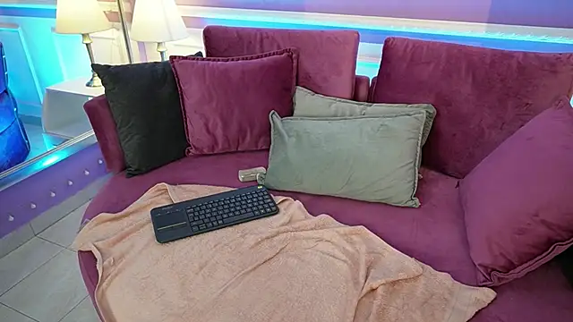 Snapshot of Emma_Walkerr_ chatting on February 2025 11:21:02 PM Emma Walkerr online show from February 2025 11:21:02 PM