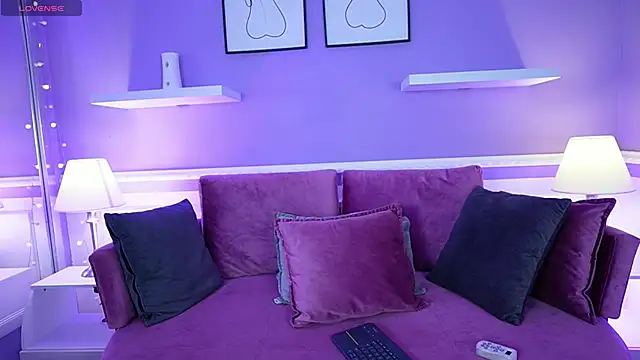 Snapshot of Emma_Walkerr_ chatting on March 2025 01:13:02 AM Emma Walkerr online show from March 2025 01:13:02 AM