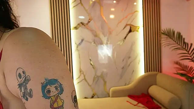 Emma Walkerr  online show from February 2026 07:15:01 PM