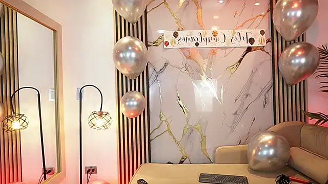 Emma Walkerr  online show from March 2026 07:40:01 PM