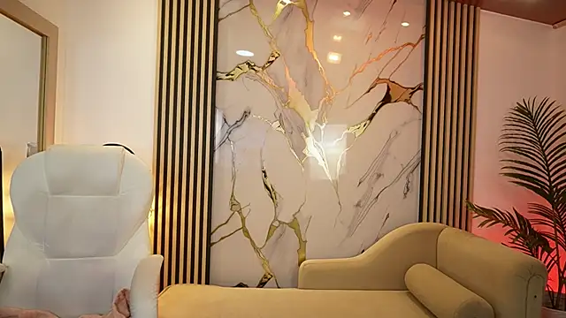 Emma Walkerr  online show from April 2026 07:10:02 PM