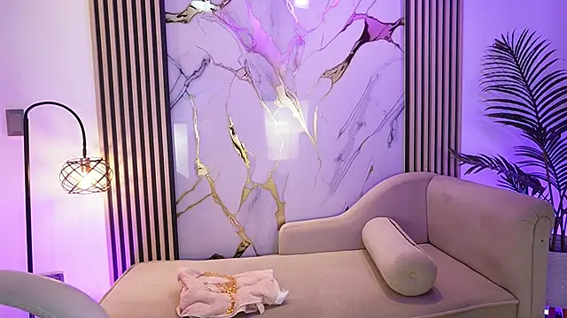 Emma Walkerr  online show from March 2026 07:04:02 PM