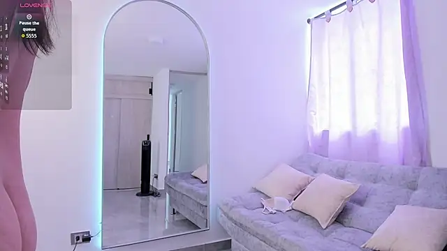 Jullya x online show from November 2025 04:00:01 PM