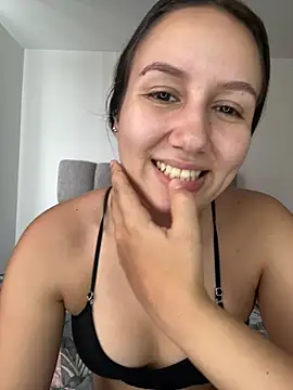 Jullya x online show from April 2026 08:37:02 PM