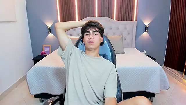 Tommy18   online show from February 2026 06:22:01 AM