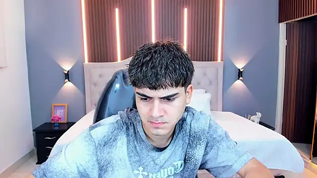 Snapshot of Tommy18__ chatting on June 2026 03:38:01 AM Tommy18 online show from June 2026 03:38:01 AM