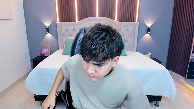 Tommy18   online show from April 2026 03:29:02 AM