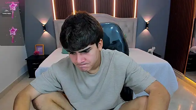 Snapshot of Tommy18__ chatting on July 2026 03:24:01 AM Tommy18 online show from July 2026 03:24:01 AM