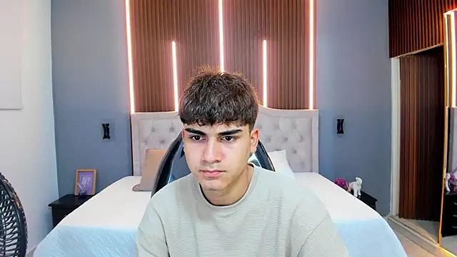 Tommy18   online show from October 2025 03:36:01 AM