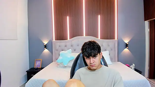 Tommy18   online show from October 2025 03:17:02 AM