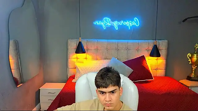 Tommy18   online show from February 2025 06:51:02 AM