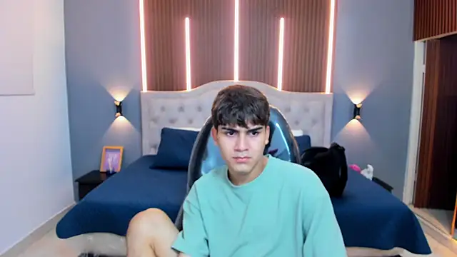 Tommy18   online show from November 2025 03:33:02 AM