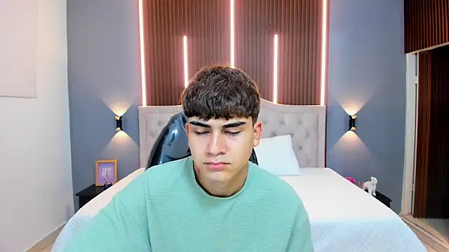 Tommy18   online show from November 2025 03:33:02 AM