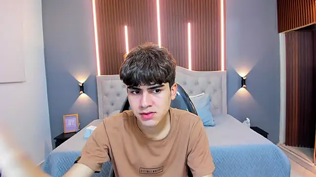 Tommy18   online show from September 2025 03:33:02 AM