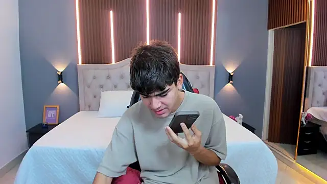 Tommy18   online show from November 2025 03:29:02 AM