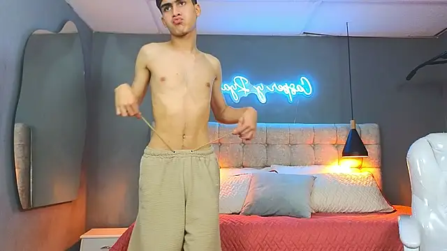 Tommy18   online show from February 2025 09:45:02 AM