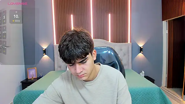 Tommy18   online show from September 2025 03:27:02 AM
