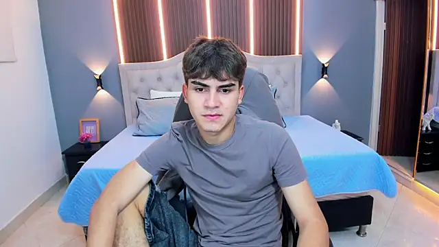 Tommy18   online show from February 2026 03:28:01 AM