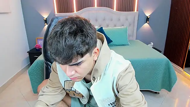 Tommy18   online show from February 2026 03:37:01 AM