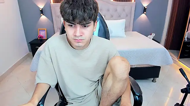 Snapshot of Tommy18__ chatting on June 2026 03:33:02 AM Tommy18 online show from June 2026 03:33:02 AM