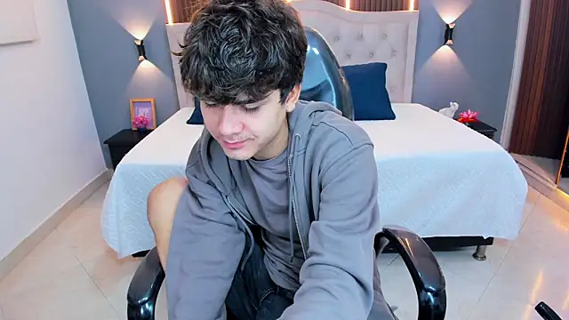 Tommy18   online show from April 2026 03:25:02 AM