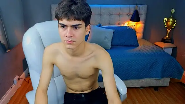 Tommy18   online show from March 2025 07:44:02 AM