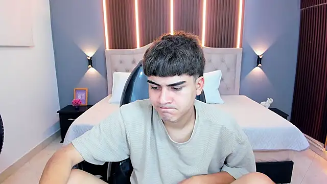 Snapshot of Tommy18__ chatting on June 2026 03:30:01 AM Tommy18 online show from June 2026 03:30:01 AM