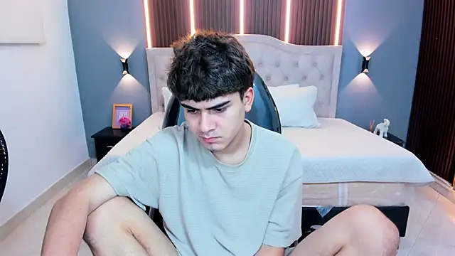 Snapshot of Tommy18__ chatting on June 2026 03:35:01 AM Tommy18 online show from June 2026 03:35:01 AM