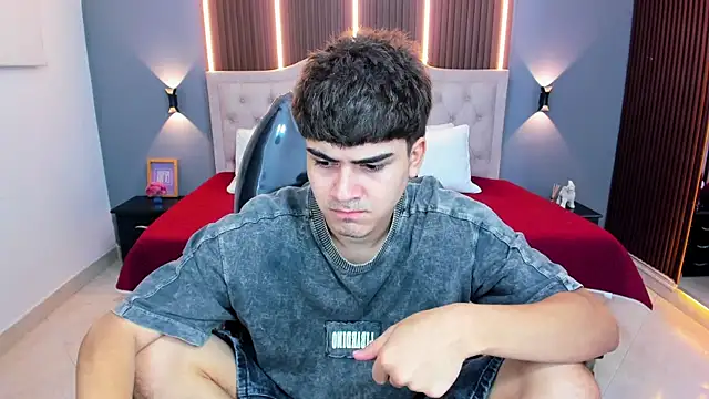Snapshot of Tommy18__ chatting on June 2026 03:34:02 AM Tommy18 online show from June 2026 03:34:02 AM