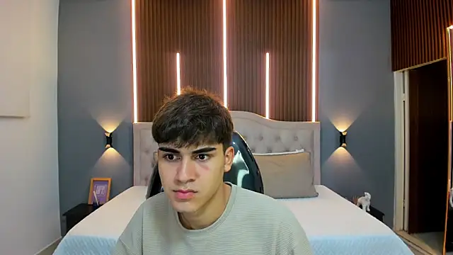 Tommy18   online show from November 2025 03:43:02 AM