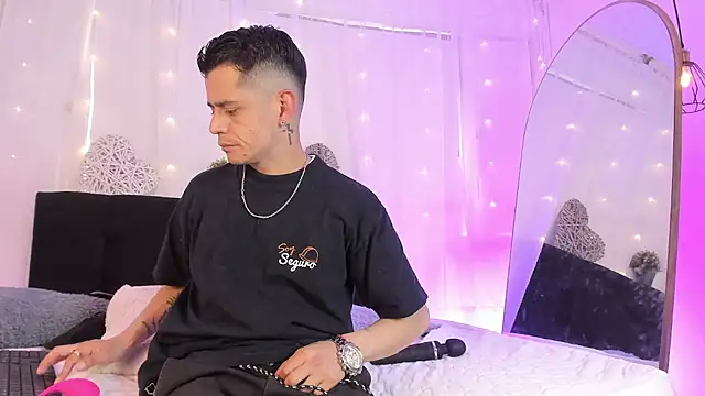 Bonny and carrot online show from October 2025 07:11:01 PM