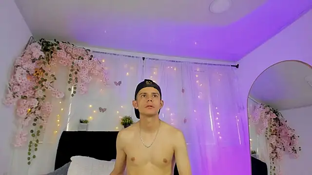 Bonny and carrot online show from December 2025 07:09:02 PM