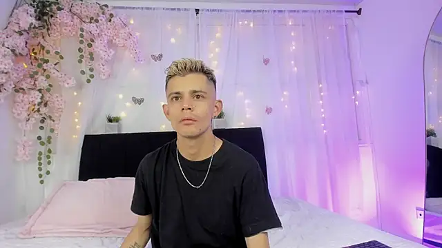 Bonny and carrot online show from December 2025 07:34:02 PM