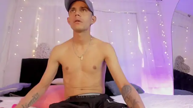 Bonny and carrot online show from November 2025 07:28:01 PM