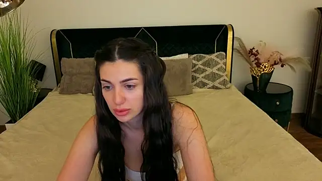 Snapshot of ArielGemme chatting on April 2026 05:30:01 PM ArielGemme online show from April 2026 05:30:01 PM
