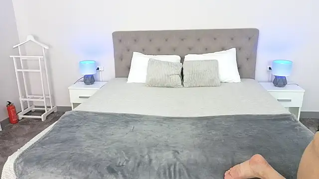 ArielGemme online show from April 2026 01:02:01 PM