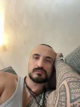 ilmaestoso online show from November 2025 08:02:01 PM