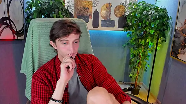 John Weasley online show from December 2025 01:37:01 PM