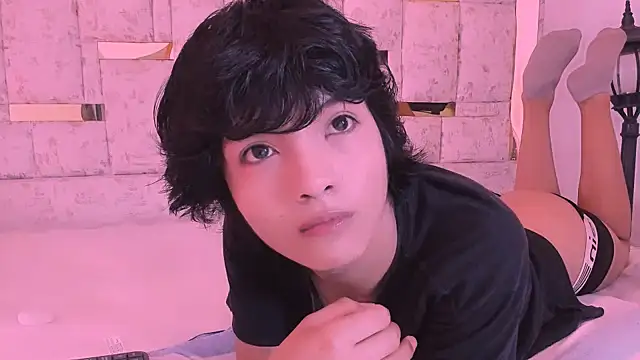 AllanYong18 online show from March 2025 05:02:01 AM