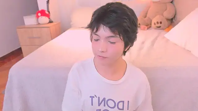 AllanYong18 online show from February 2026 07:30:02 AM