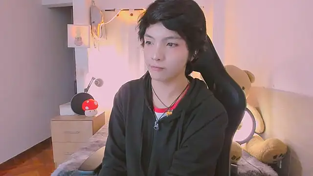 AllanYong18 online show from April 2026 04:14:02 AM