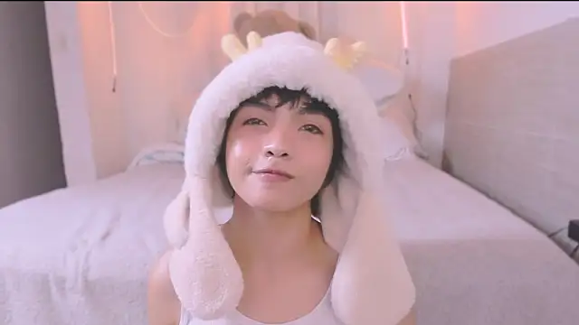 AllanYong18 online show from September 2025 05:41:01 AM